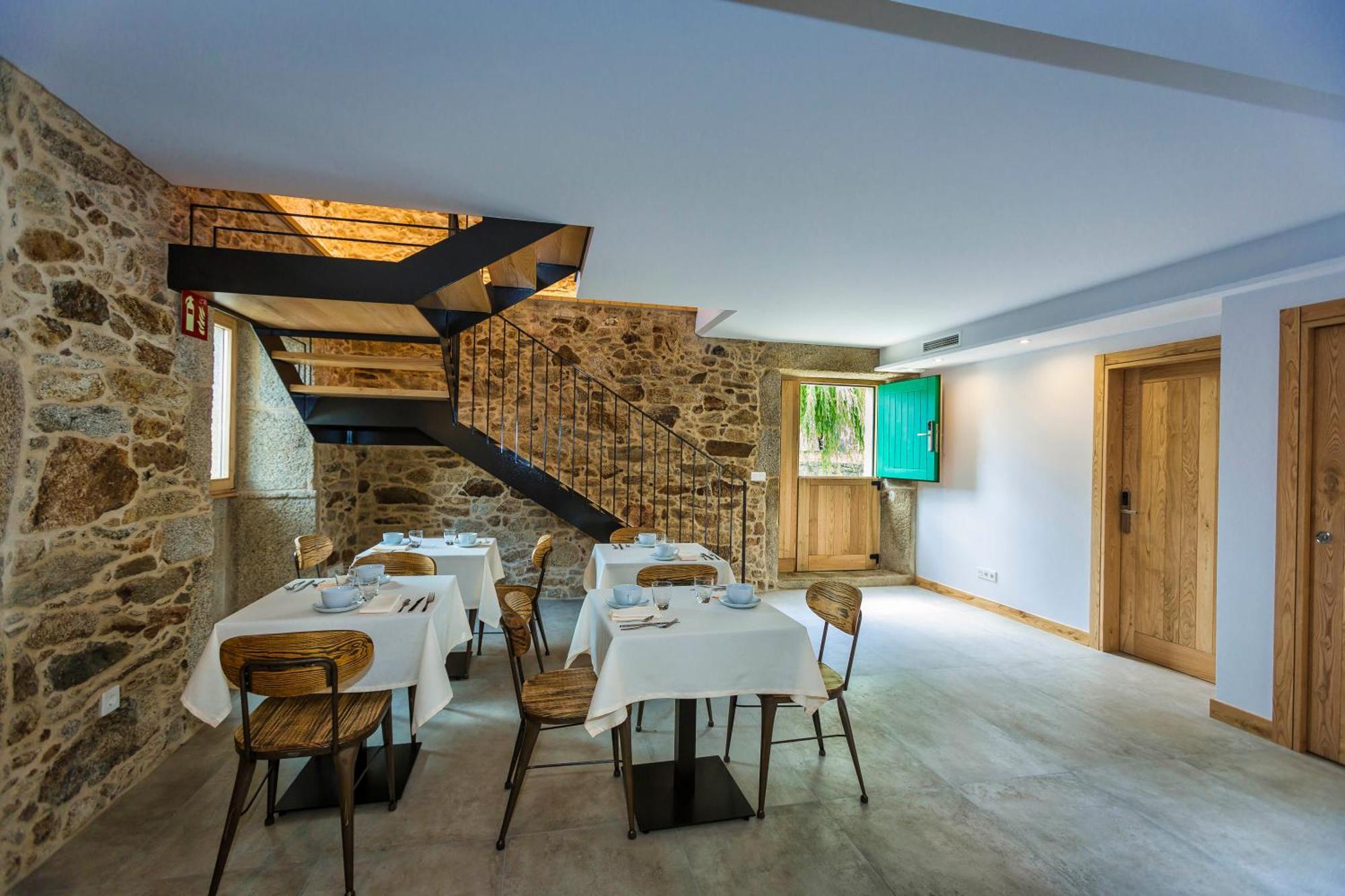 A De Lucia Hotel Quintans Exterior photo