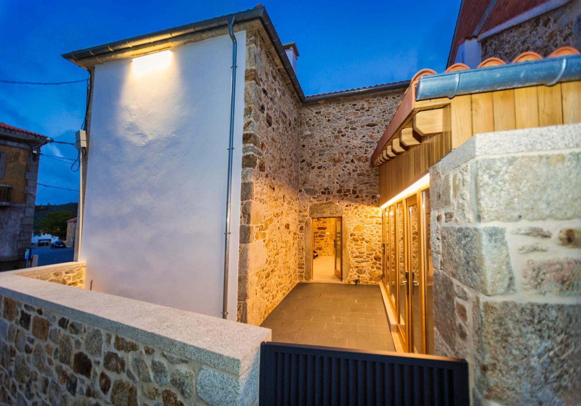 A De Lucia Hotel Quintans Exterior photo